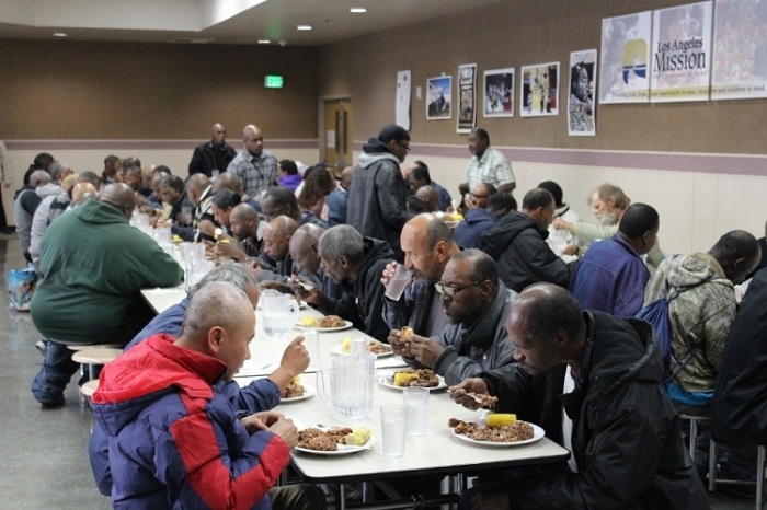 500 homeless were provided meals in Los Angeles in memory of Heydar Aliyev